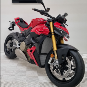 Ducatis Street Fighter V4S 2025
